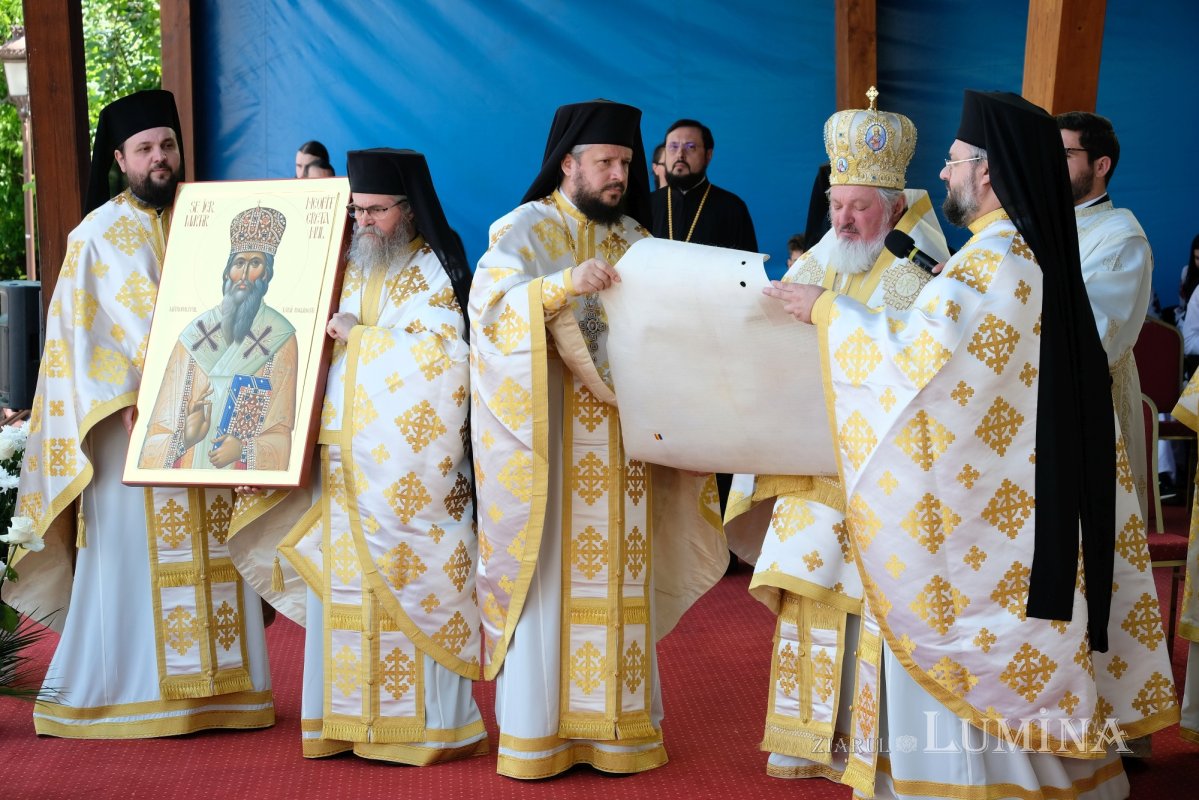 „Eliberatori ai creștinilor persecutați și protectori ai Bisericii” 254866