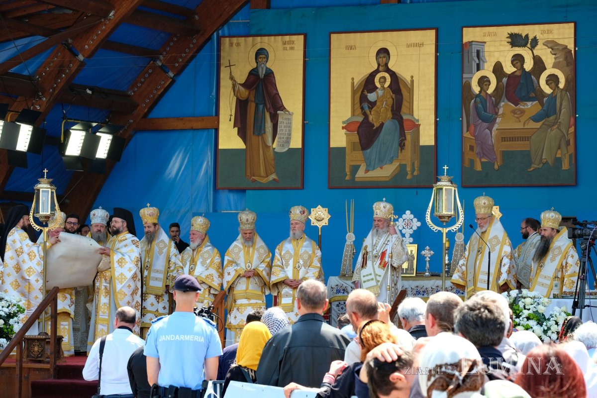 „Eliberatori ai creștinilor persecutați și protectori ai Bisericii” 254868