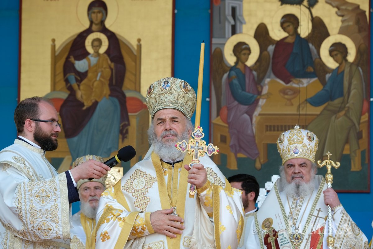 „Eliberatori ai creștinilor persecutați și protectori ai Bisericii” 254871