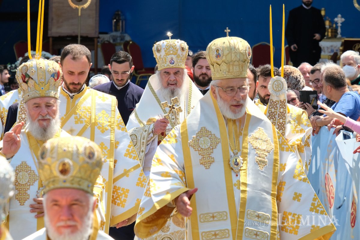 „Eliberatori ai creștinilor persecutați și protectori ai Bisericii” 254877