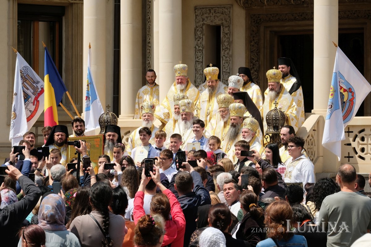 „Eliberatori ai creștinilor persecutați și protectori ai Bisericii” 254878