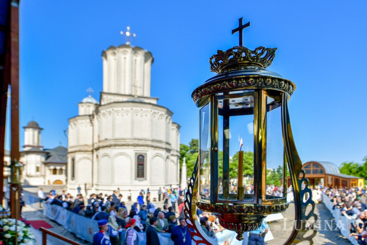 „Eliberatori ai creștinilor persecutați și protectori ai Bisericii” 254879