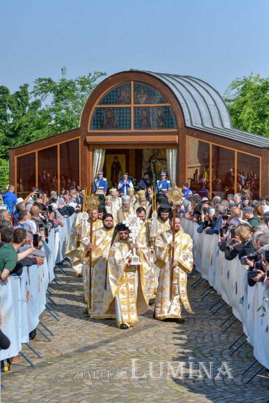 „Eliberatori ai creștinilor persecutați și protectori ai Bisericii” 254882