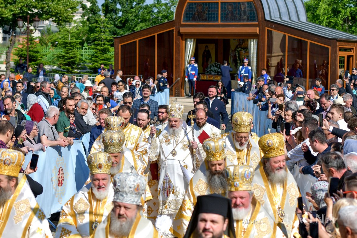 „Eliberatori ai creștinilor persecutați și protectori ai Bisericii” 254886