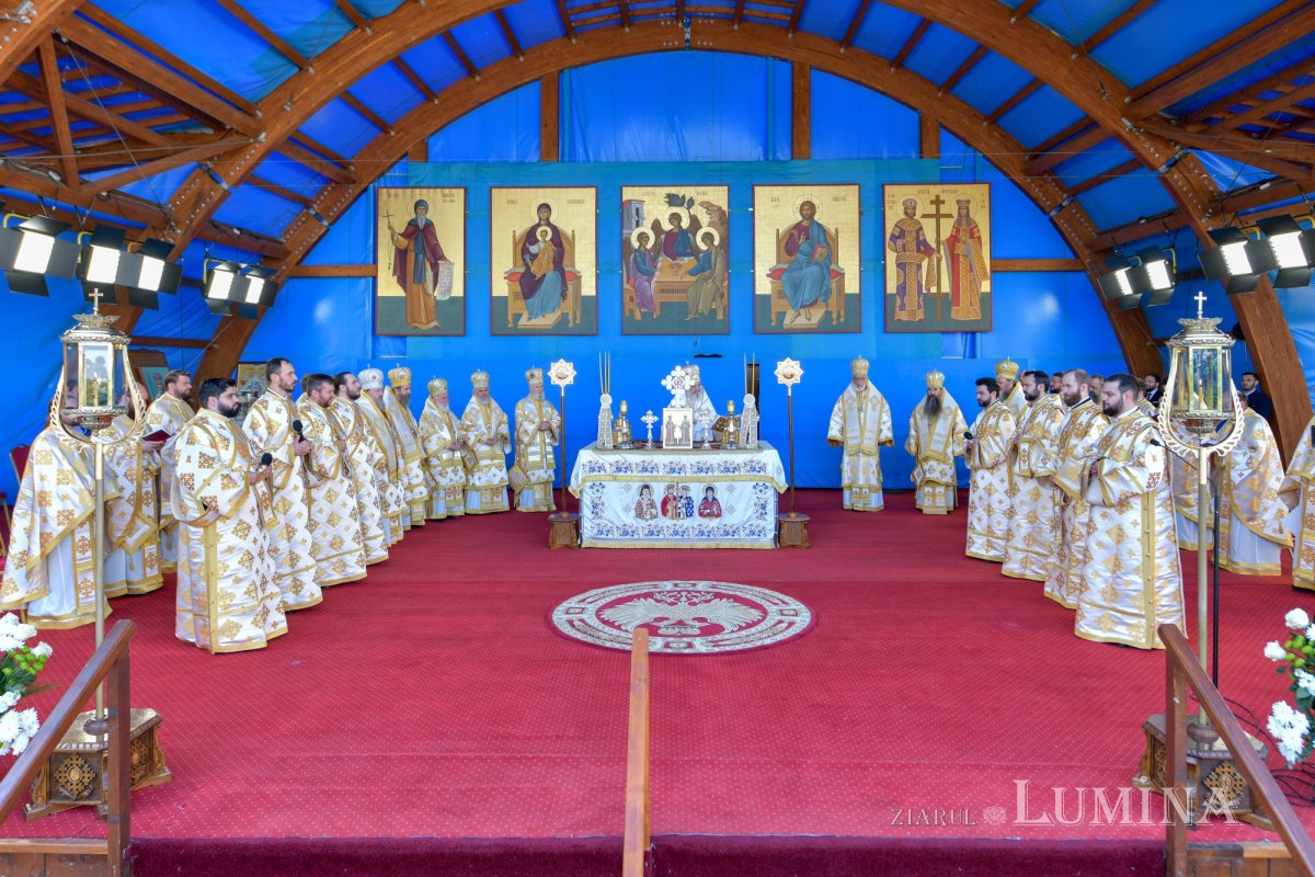 „Eliberatori ai creștinilor persecutați și protectori ai Bisericii” 254892