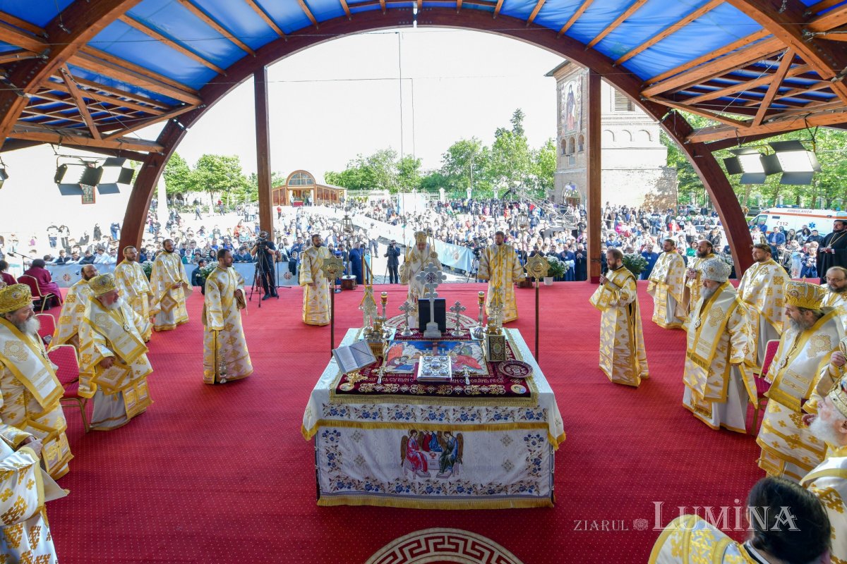 „Eliberatori ai creștinilor persecutați și protectori ai Bisericii” 254893