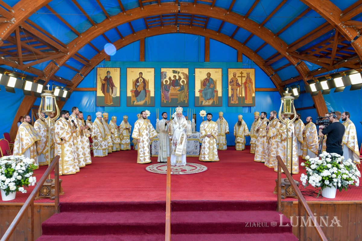 „Eliberatori ai creștinilor persecutați și protectori ai Bisericii” 254894