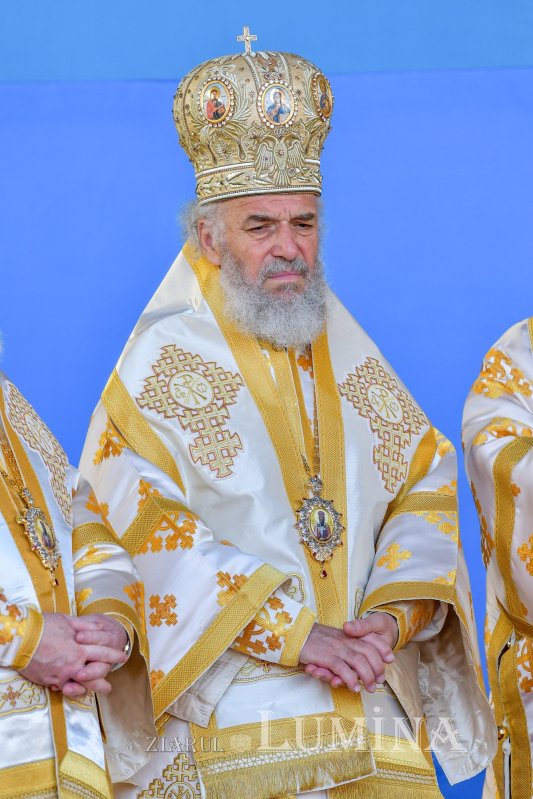 „Eliberatori ai creștinilor persecutați și protectori ai Bisericii” 254898