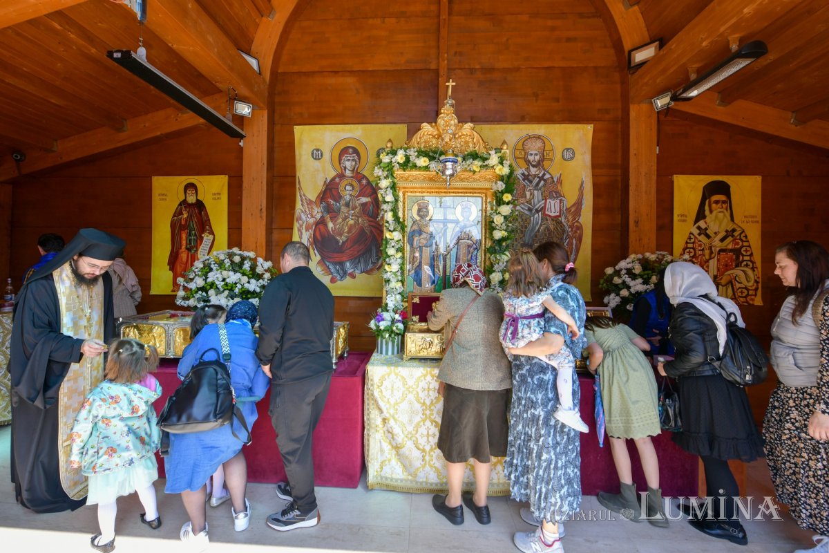 „Eliberatori ai creștinilor persecutați și protectori ai Bisericii” 254908