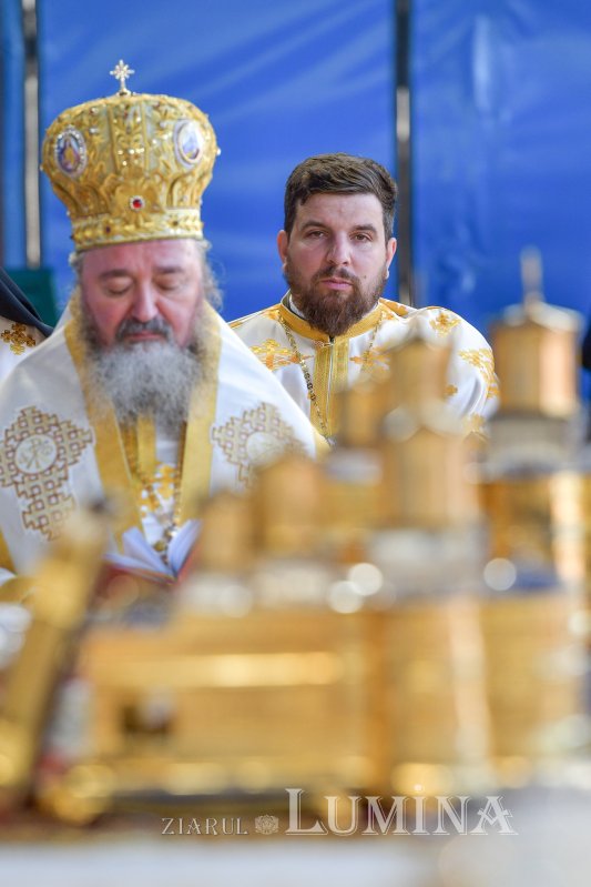 „Eliberatori ai creștinilor persecutați și protectori ai Bisericii” 254911