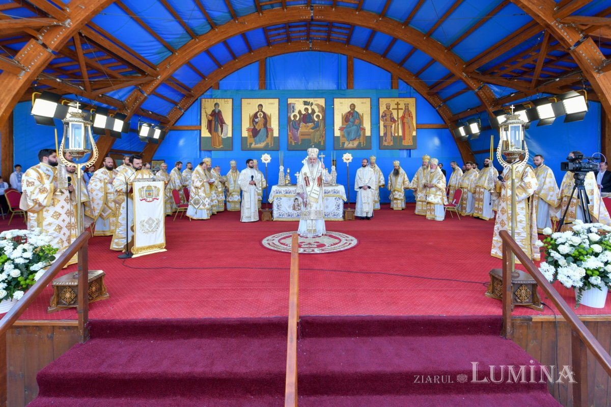 „Eliberatori ai creștinilor persecutați și protectori ai Bisericii” 254925