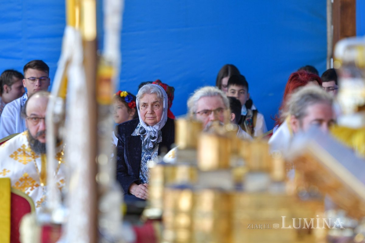 „Eliberatori ai creștinilor persecutați și protectori ai Bisericii” 254938