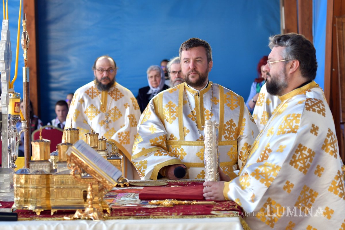 „Eliberatori ai creștinilor persecutați și protectori ai Bisericii” 254940