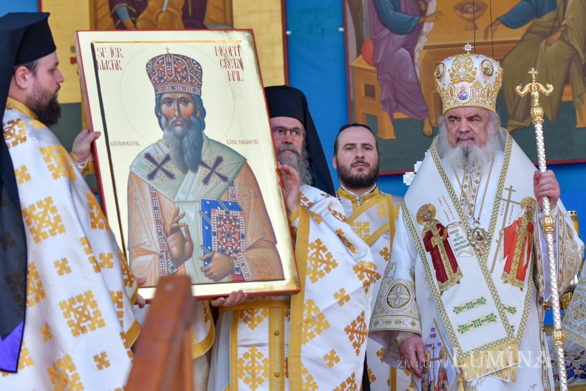 „Eliberatori ai creștinilor persecutați și protectori ai Bisericii” 254945