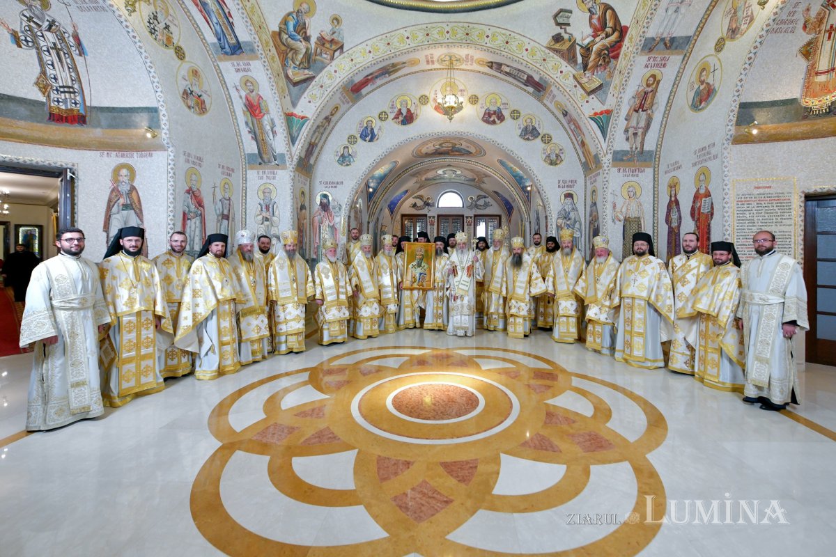 „Eliberatori ai creștinilor persecutați și protectori ai Bisericii” 254953