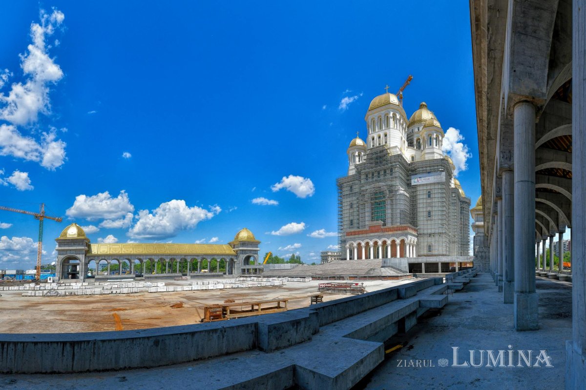 Catedrala Mântuirii Neamului la ceas de praznic 255355