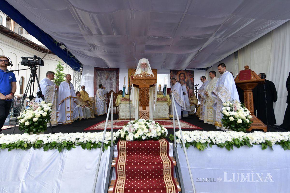 Biserica „Maica Precista” din Ploiești a fost resfințită 255958