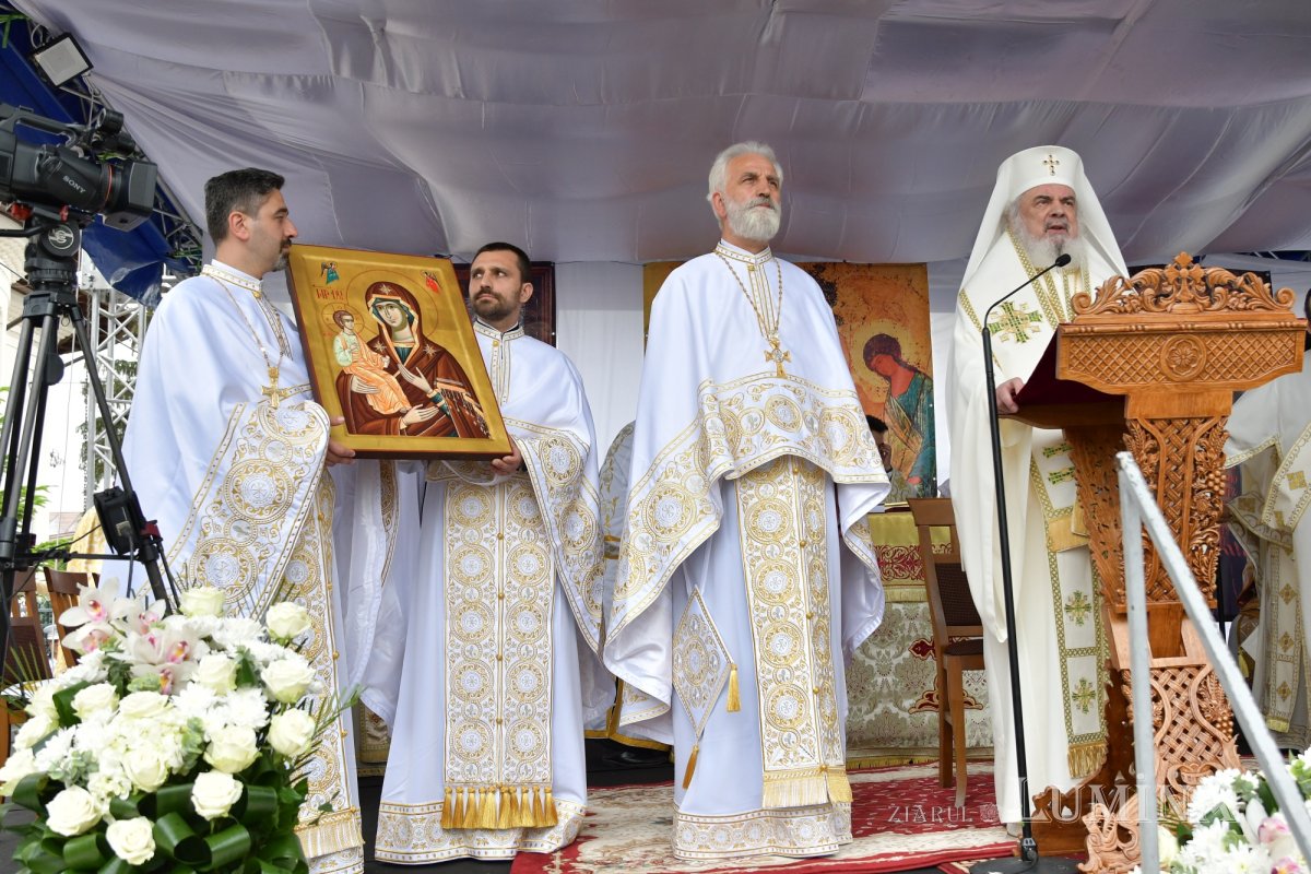 Biserica „Maica Precista” din Ploiești a fost resfințită 255961