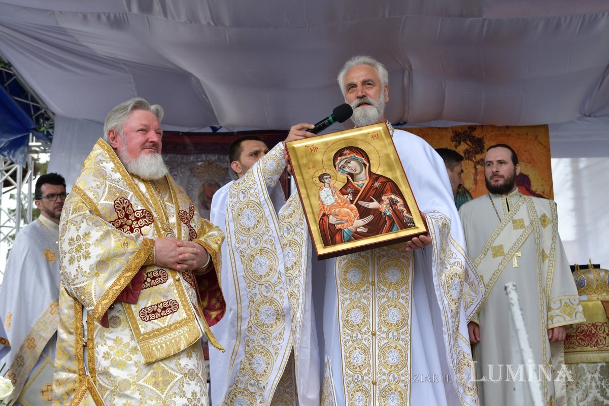 Biserica „Maica Precista” din Ploiești a fost resfințită 255963