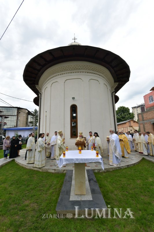 Biserica „Maica Precista” din Ploiești a fost resfințită 255971
