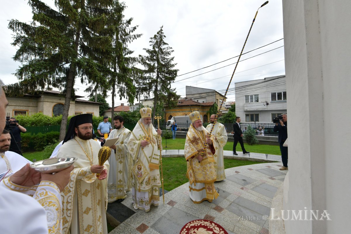 Biserica „Maica Precista” din Ploiești a fost resfințită 255972