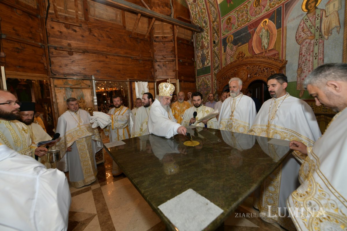 Biserica „Maica Precista” din Ploiești a fost resfințită 255978