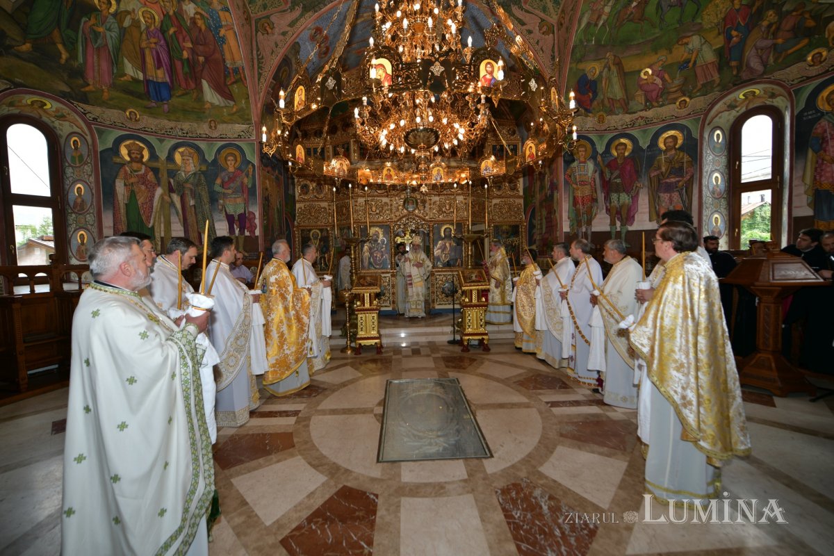 Biserica „Maica Precista” din Ploiești a fost resfințită 255983