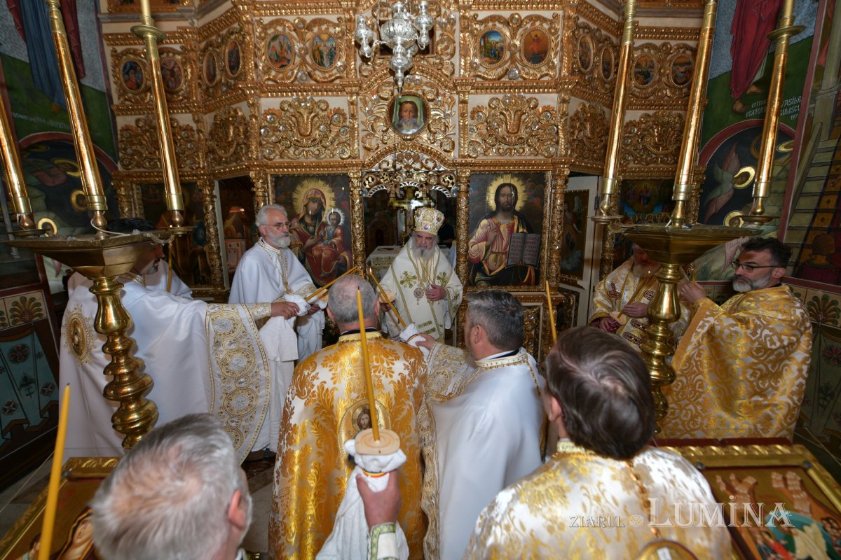 Biserica „Maica Precista” din Ploiești a fost resfințită 255984