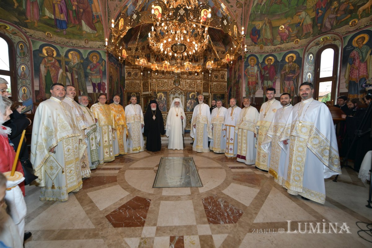 Biserica „Maica Precista” din Ploiești a fost resfințită 255992