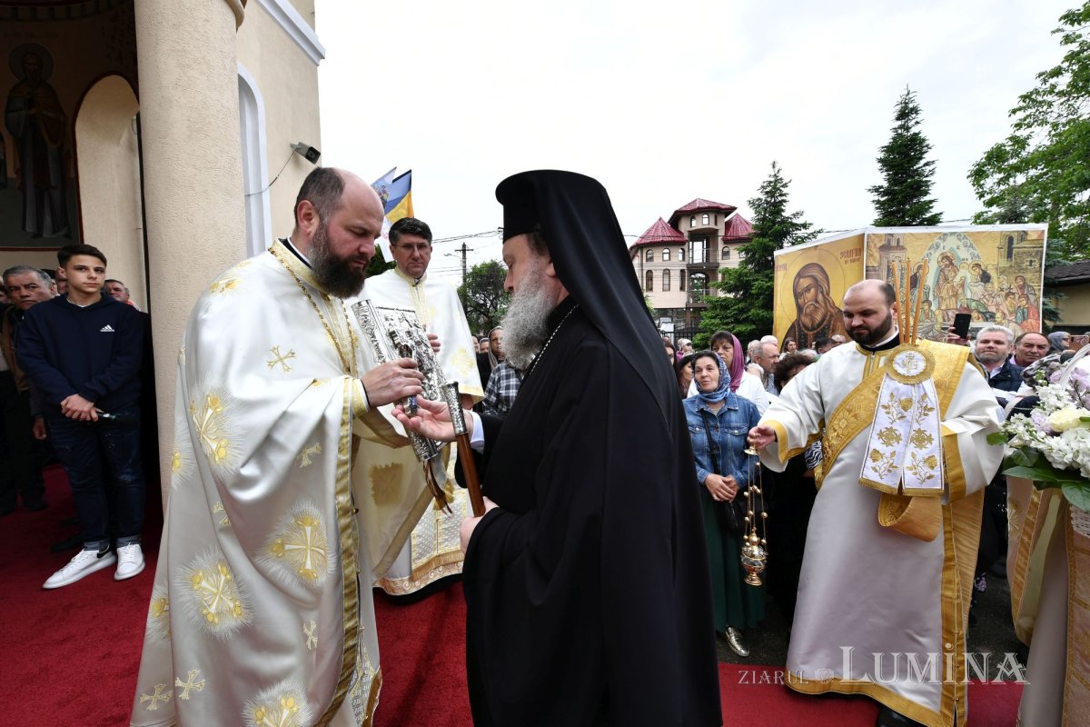 Veșmânt de har pentru o nouă biserică bucureșteană 256166