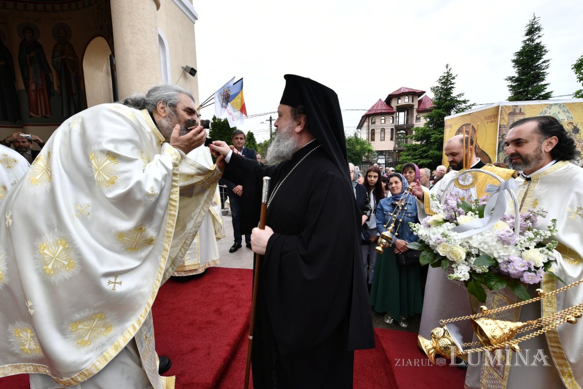 Veșmânt de har pentru o nouă biserică bucureșteană 256167