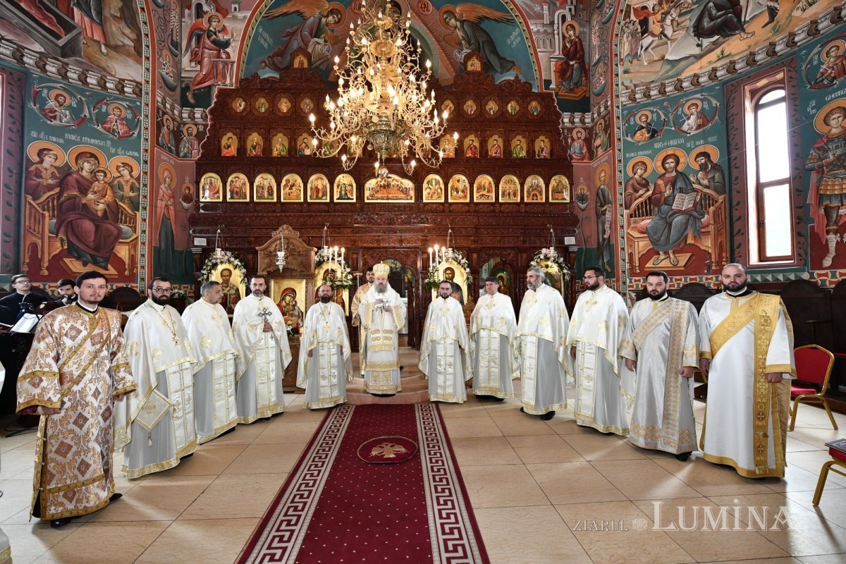 Veșmânt de har pentru o nouă biserică bucureșteană 256175