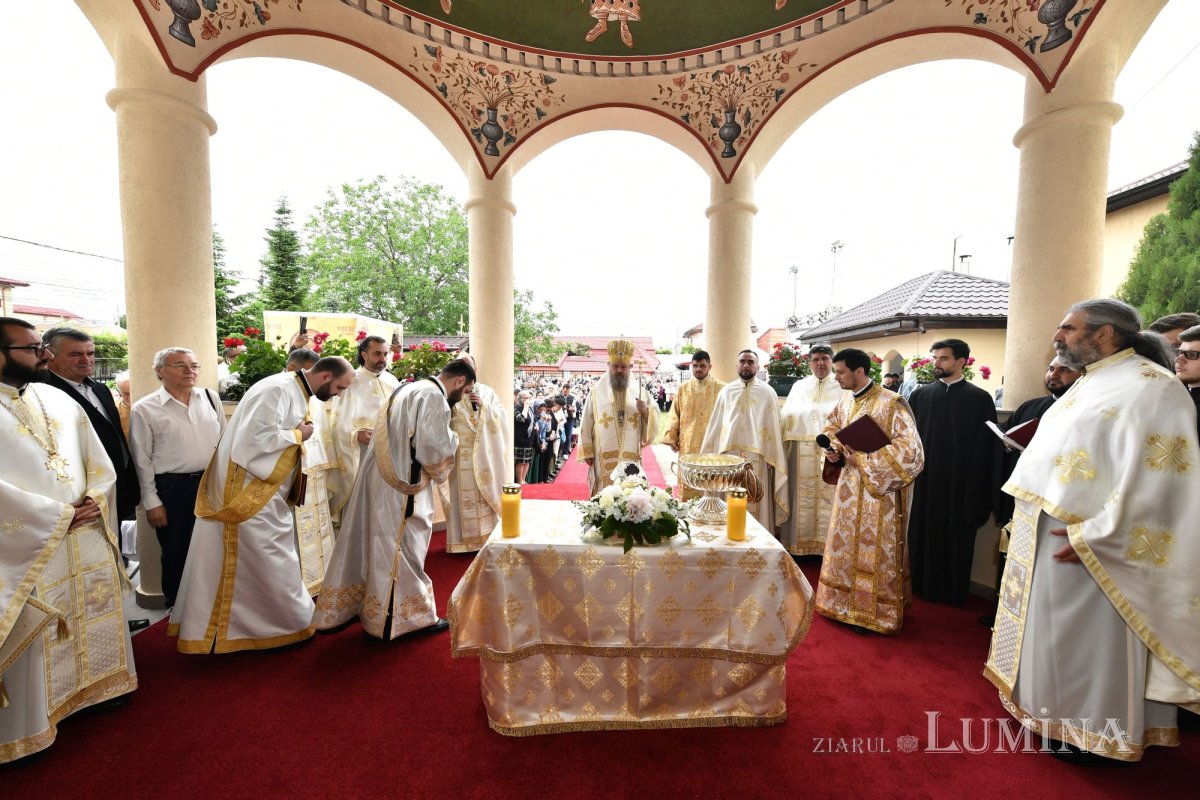 Veșmânt de har pentru o nouă biserică bucureșteană 256176