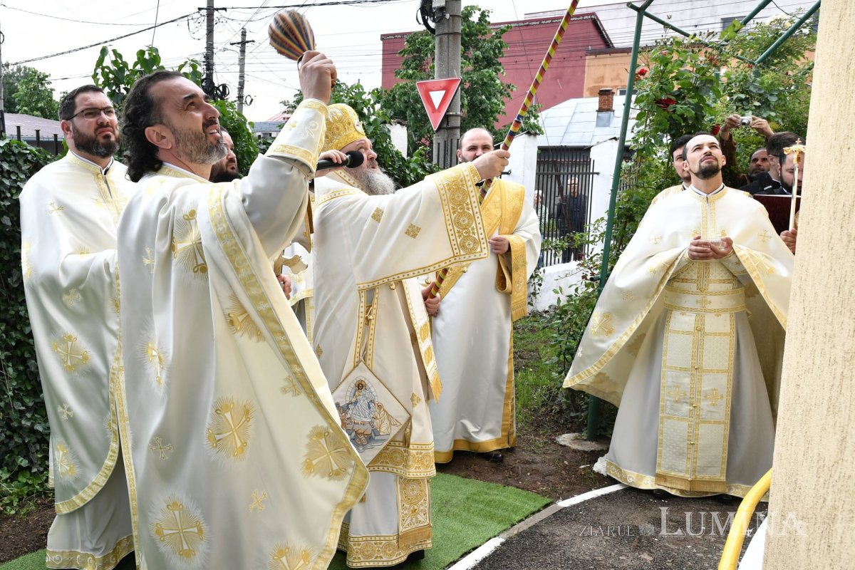 Veșmânt de har pentru o nouă biserică bucureșteană 256180