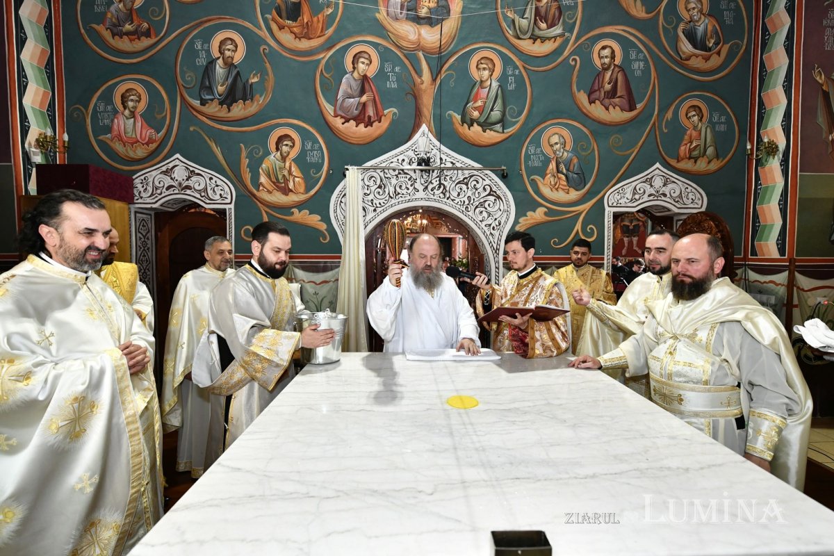 Veșmânt de har pentru o nouă biserică bucureșteană 256185