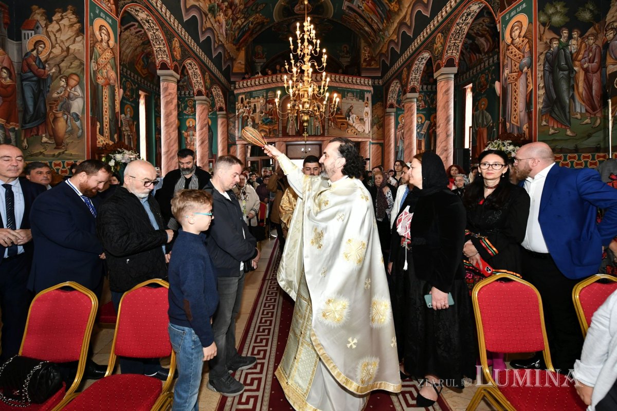 Veșmânt de har pentru o nouă biserică bucureșteană 256186