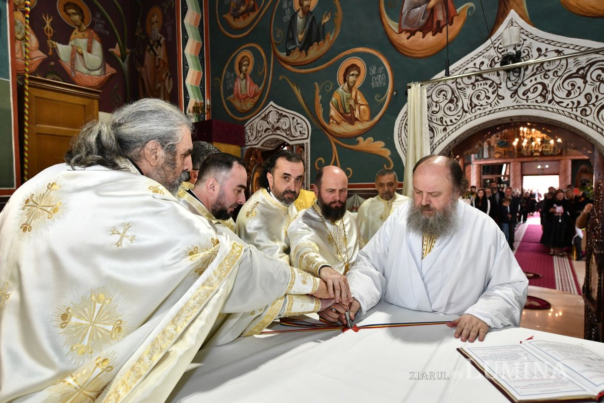 Veșmânt de har pentru o nouă biserică bucureșteană 256190