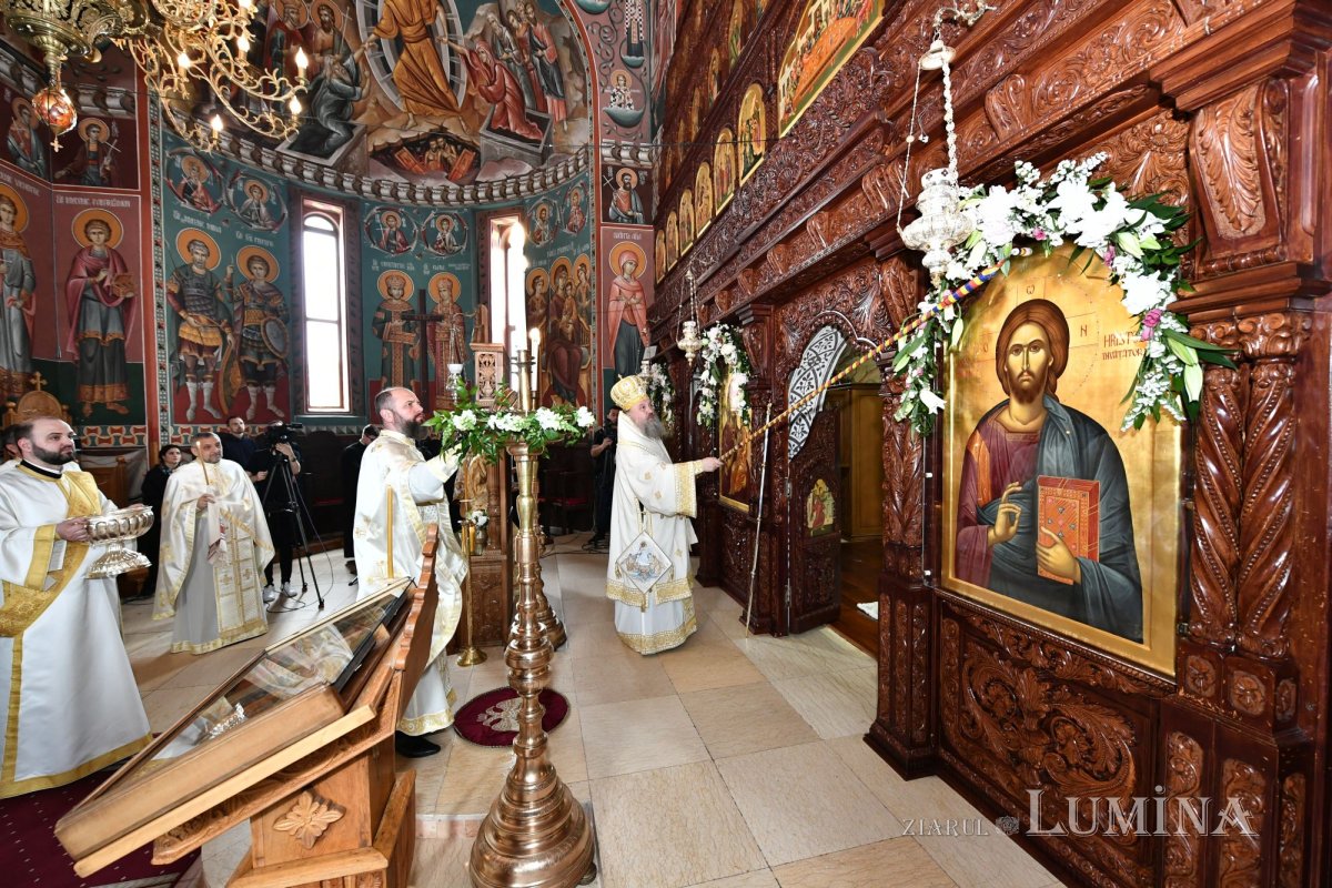 Veșmânt de har pentru o nouă biserică bucureșteană 256197