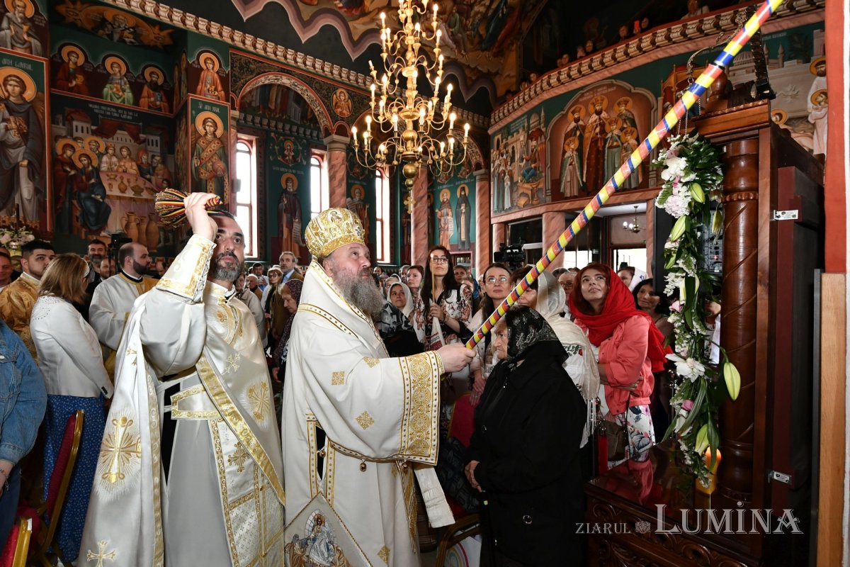 Veșmânt de har pentru o nouă biserică bucureșteană 256199