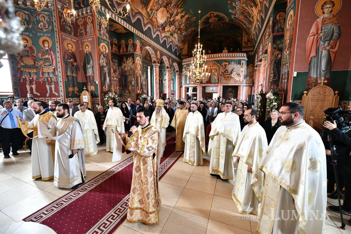 Veșmânt de har pentru o nouă biserică bucureșteană 256203