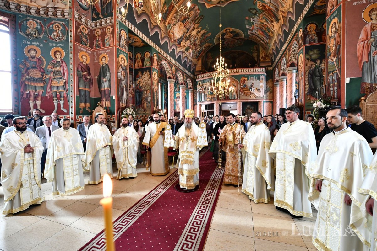 Veșmânt de har pentru o nouă biserică bucureșteană 256206