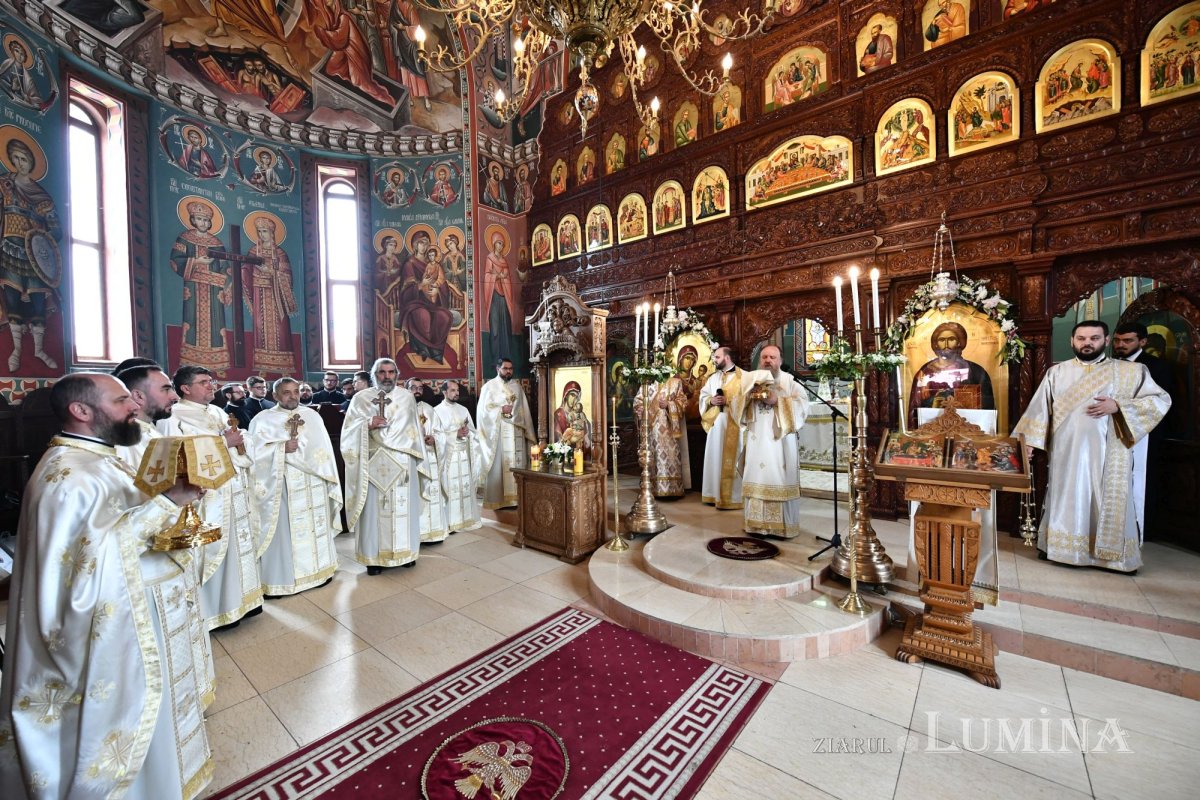 Veșmânt de har pentru o nouă biserică bucureșteană 256211