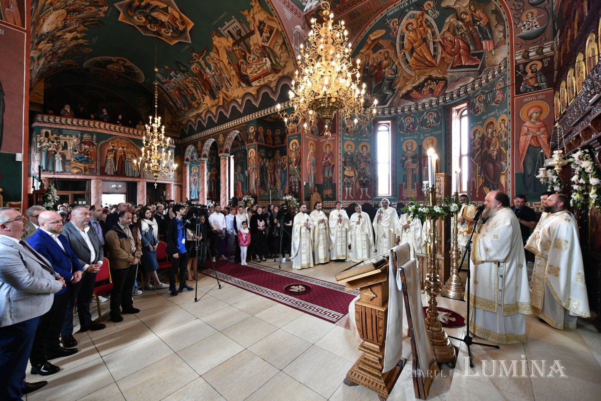 Veșmânt de har pentru o nouă biserică bucureșteană 256214