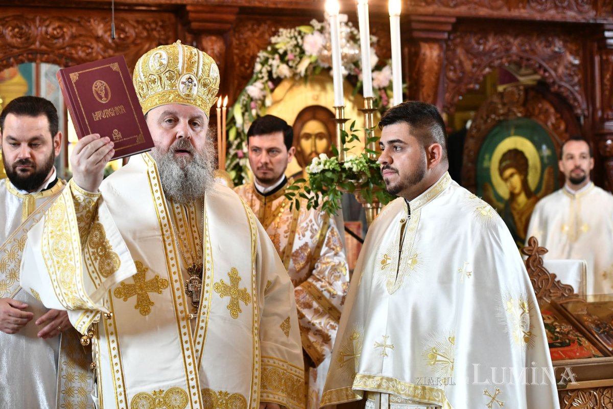 Veșmânt de har pentru o nouă biserică bucureșteană 256215