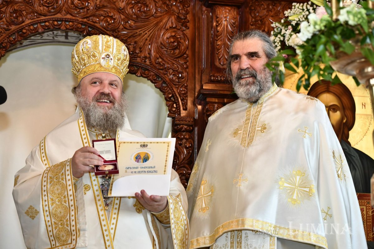 Veșmânt de har pentru o nouă biserică bucureșteană 256221