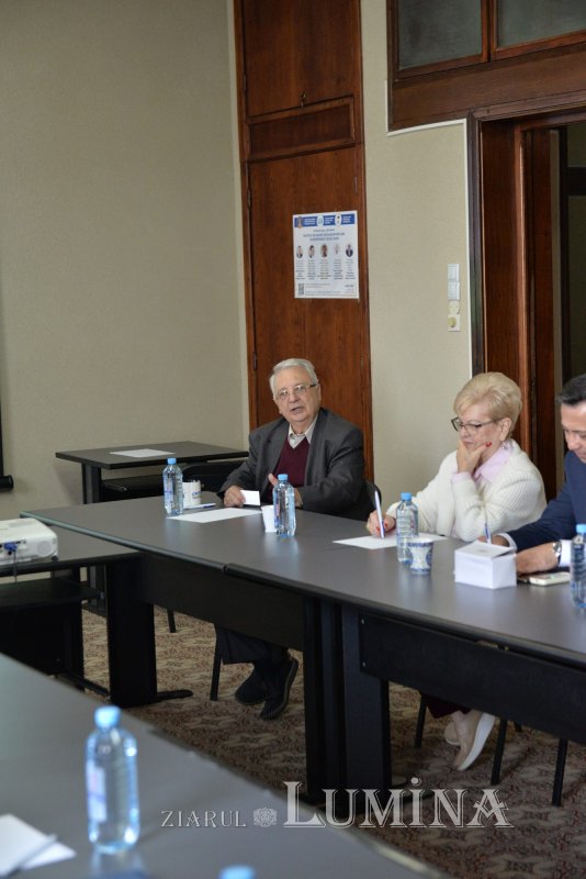 Simpozion despre crizele modernității și impactul lor asupra religiei  256280