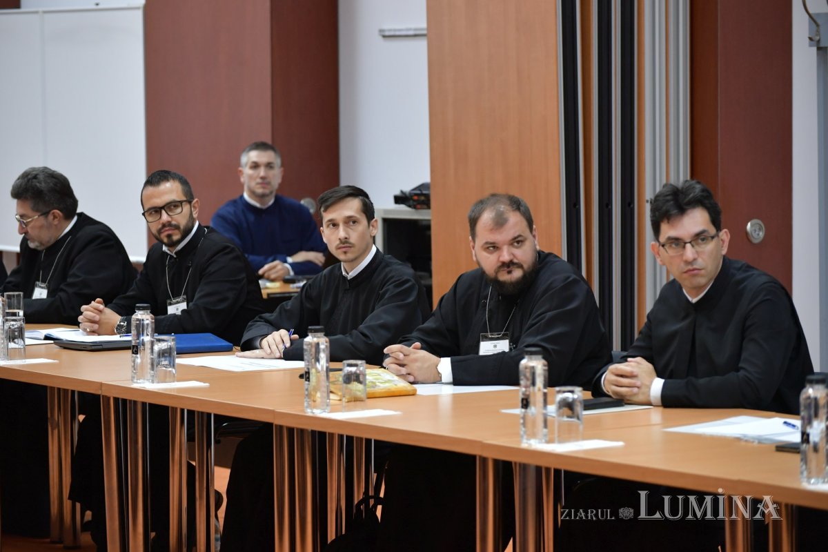 Consfătuire a directorilor seminariilor și liceelor teologice la București 256442