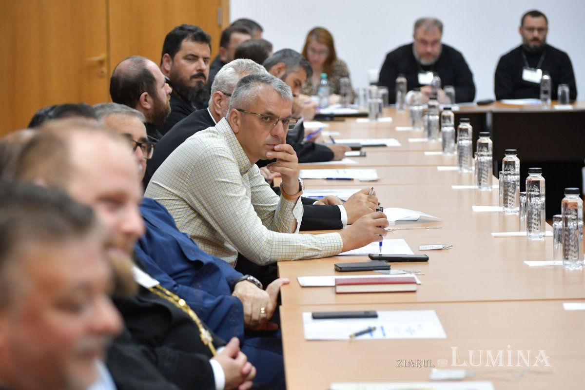 Consfătuire a directorilor seminariilor și liceelor teologice la București 256444