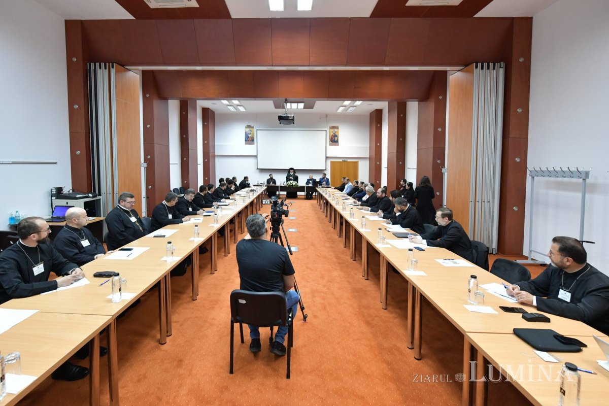 Consfătuire a directorilor seminariilor și liceelor teologice la București 256448