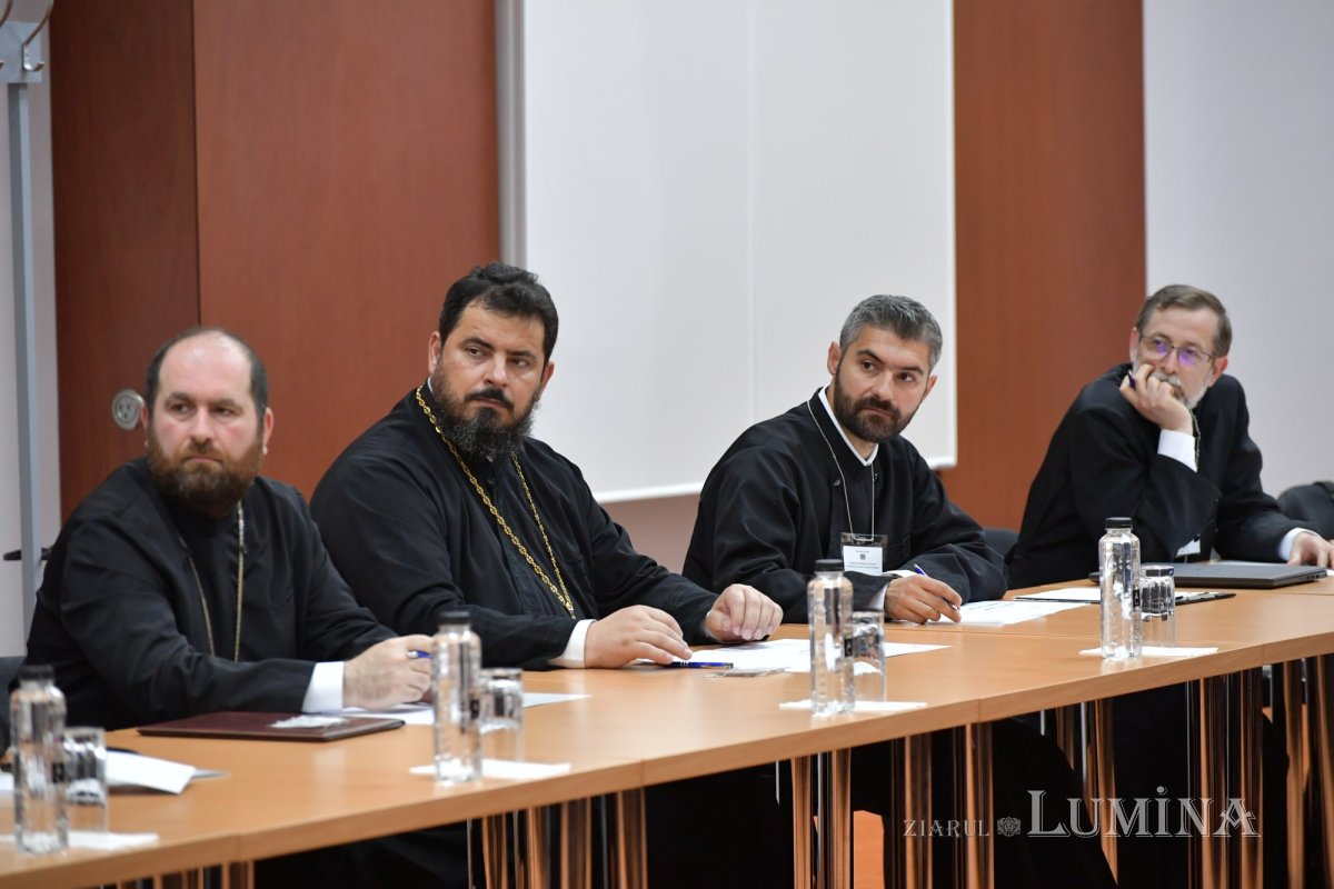 Consfătuire a directorilor seminariilor și liceelor teologice la București 256452